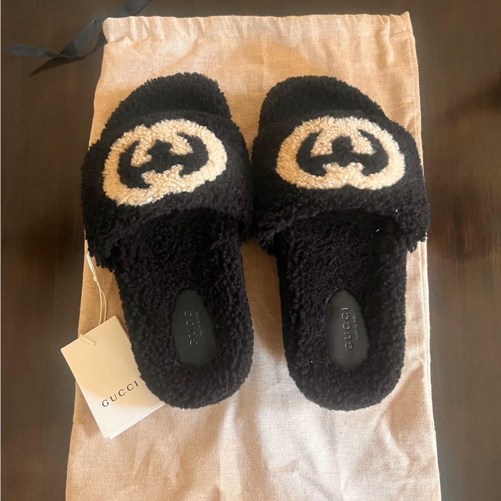 Gucci Black and Beige Eileen Teddy Shearling Sandals | 8 US | 38 EU |